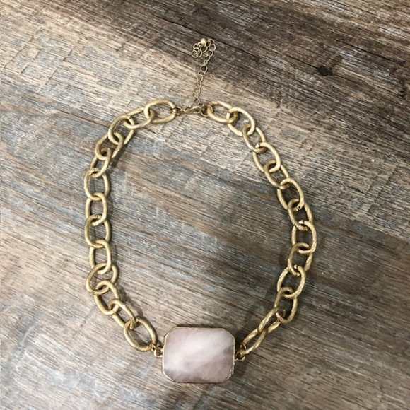 Elegant Gold Chain Necklace with Stone Accent - Picture 2 of 5